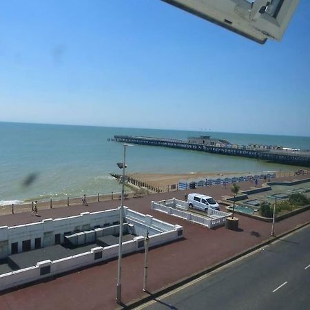 Whiterock Rocks !! Apartment Hastings Bagian luar foto